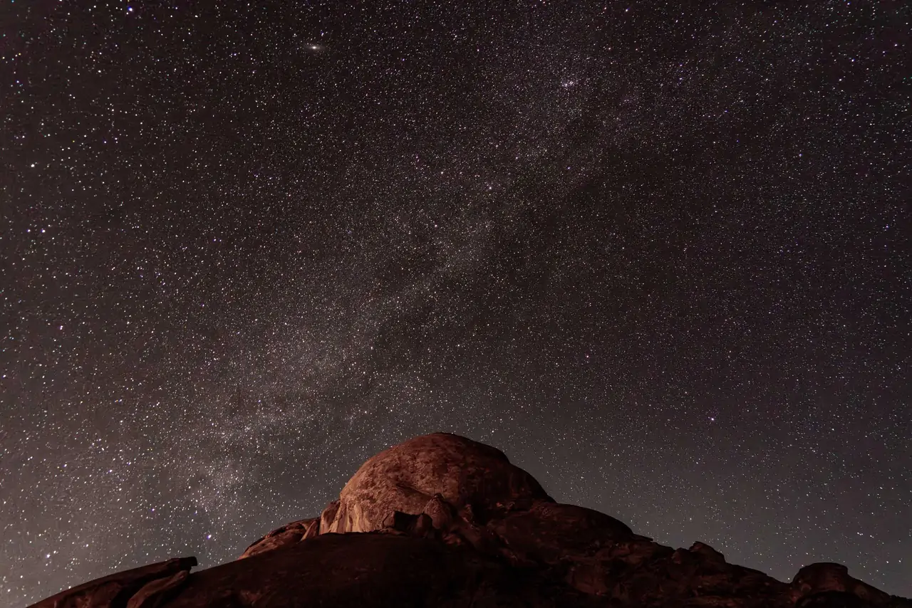 تأمل النجوم باستخدام التقنيات الإلكترونية