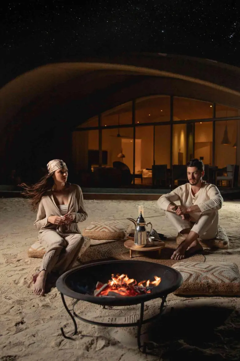 رحلة رومانسية للزوجين إلى منتجع نجومه