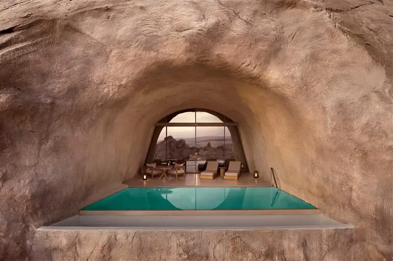One-Bedroom Mountain Cave Suite