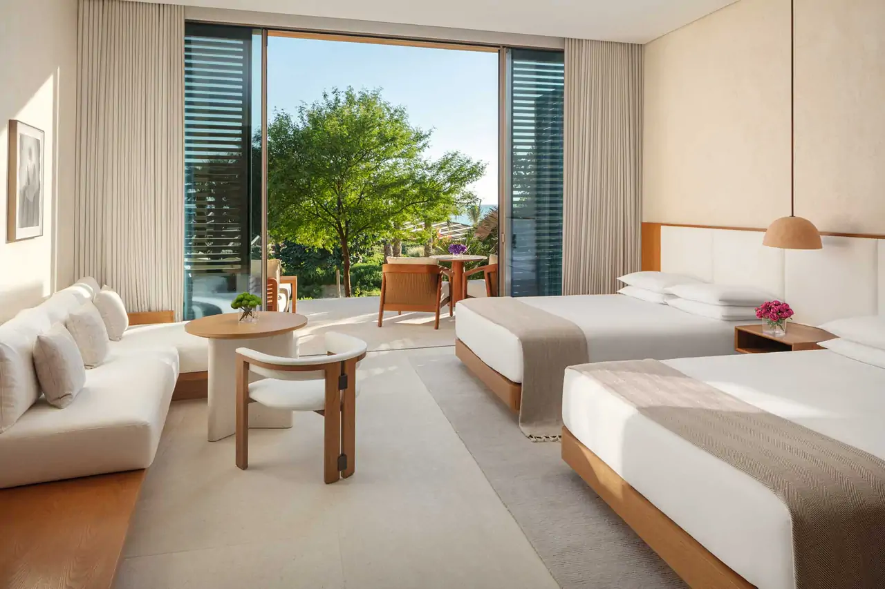 Deluxe Room - Partial Sea View