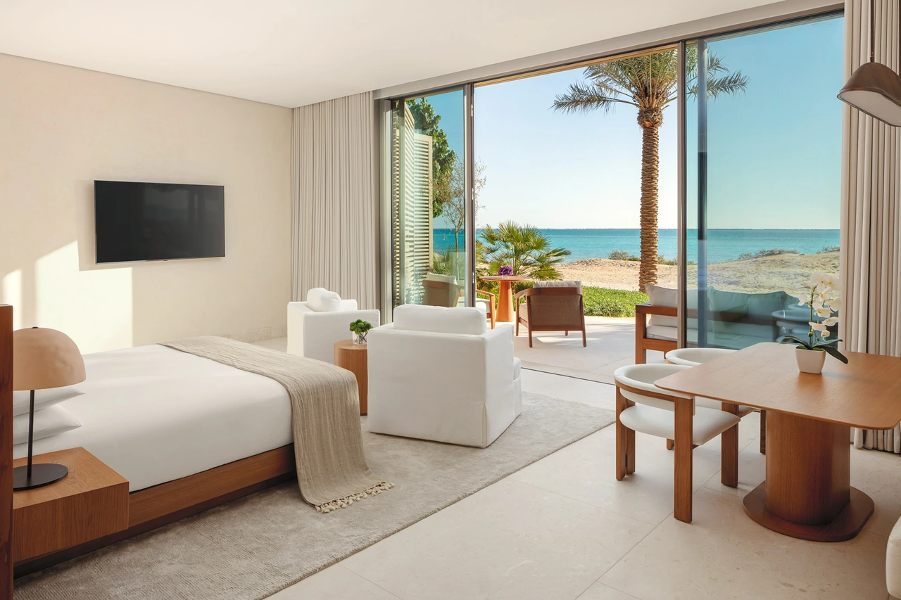 Red Sea Suite - Sea Front