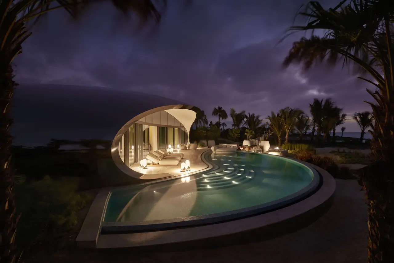 Three Bedroom Beach Crown Villa