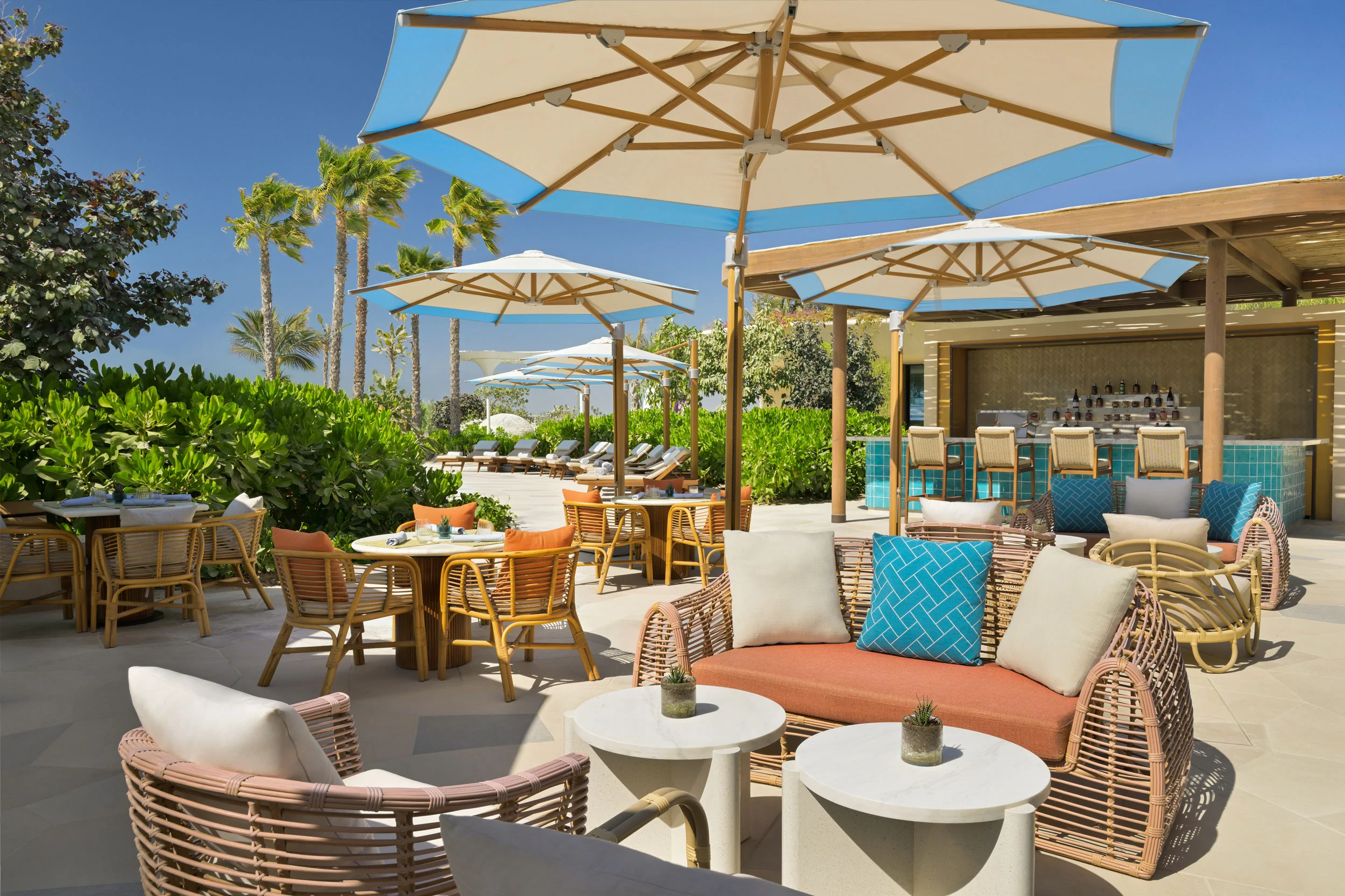 Pool bar