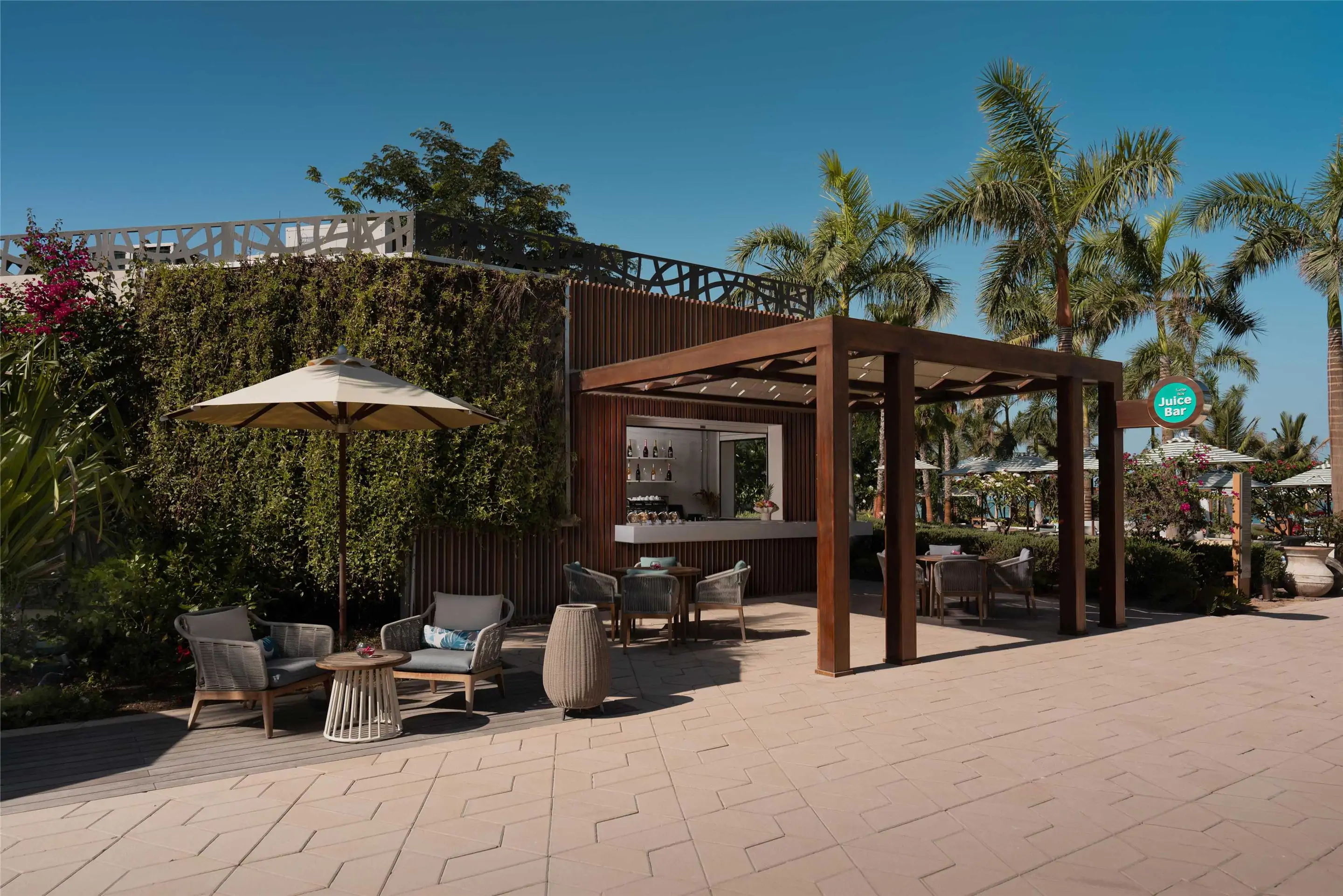Pool Bar